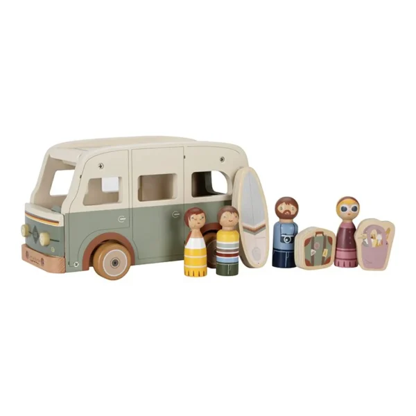 Houten speelgoed camper met poppetjes en accessoires in vintage stijl met pastelkleuren
