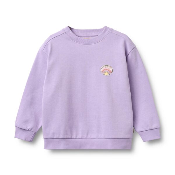 Lila kindersweater met geborduurd schelp detail op de borst