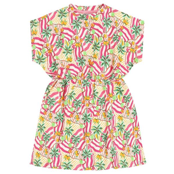 Kleurrijk kinderjurkje met tropisch print van palmbomen en bloemen op roze gestreepte achtergrond