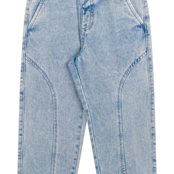 Lichtblauwe kinderbroek in denim met elastische tailleband en diagonale stiknaden op de benen