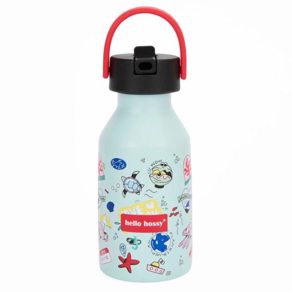 Lichtblauwe hello hossy drinkfles met zwarte dop, rood handvat en kleurrijke zeedieren print