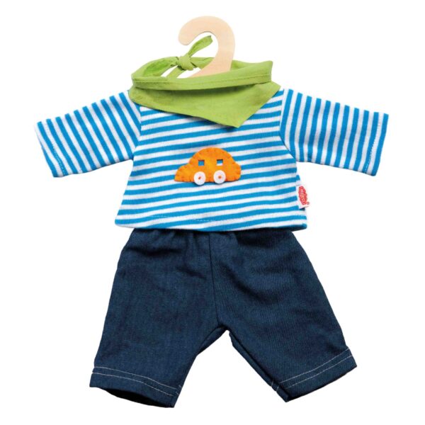 Poppenkleertje met blauw gestreept shirt, autoapplicatie, groene sjaal en spijkerbroek op houten hanger