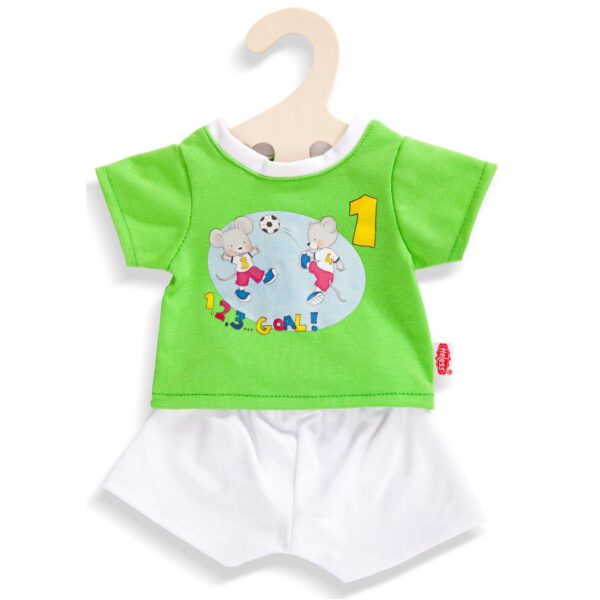 Poppenkleertje met groen voetbalshirt en witte broek op houten hanger